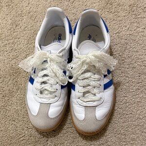 adidas White & Blue Retro Lace-Up Sneakers